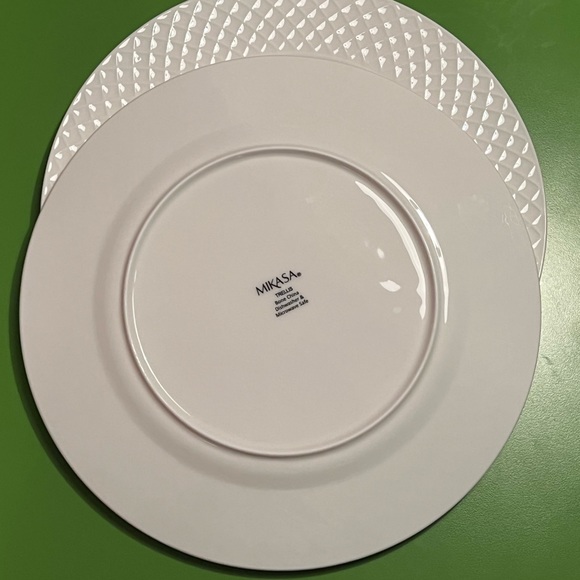 MIKASA Trellis large dinner plate classic bright white lattice border BONE CHINA - Picture 5 of 5